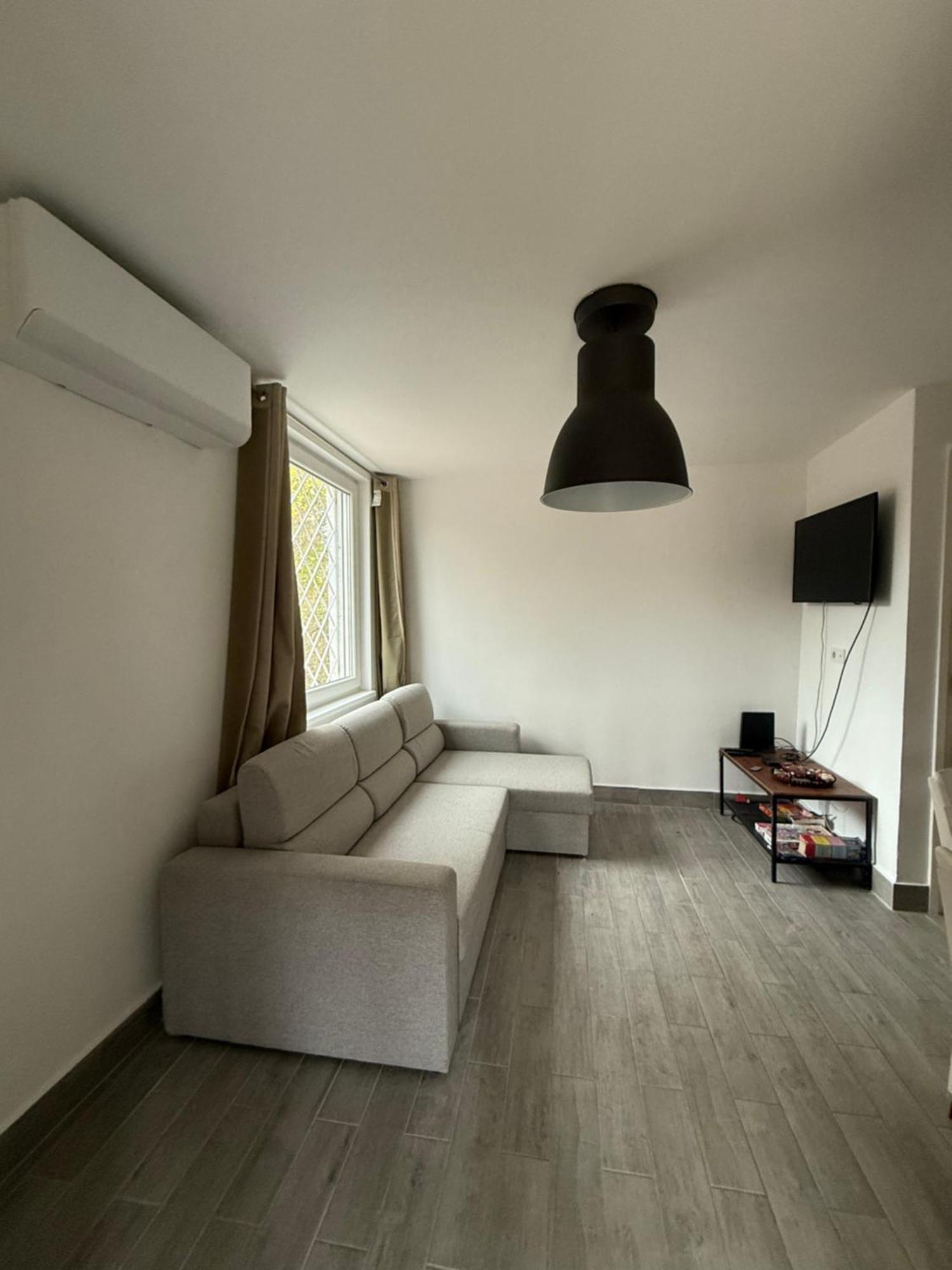 Small House *